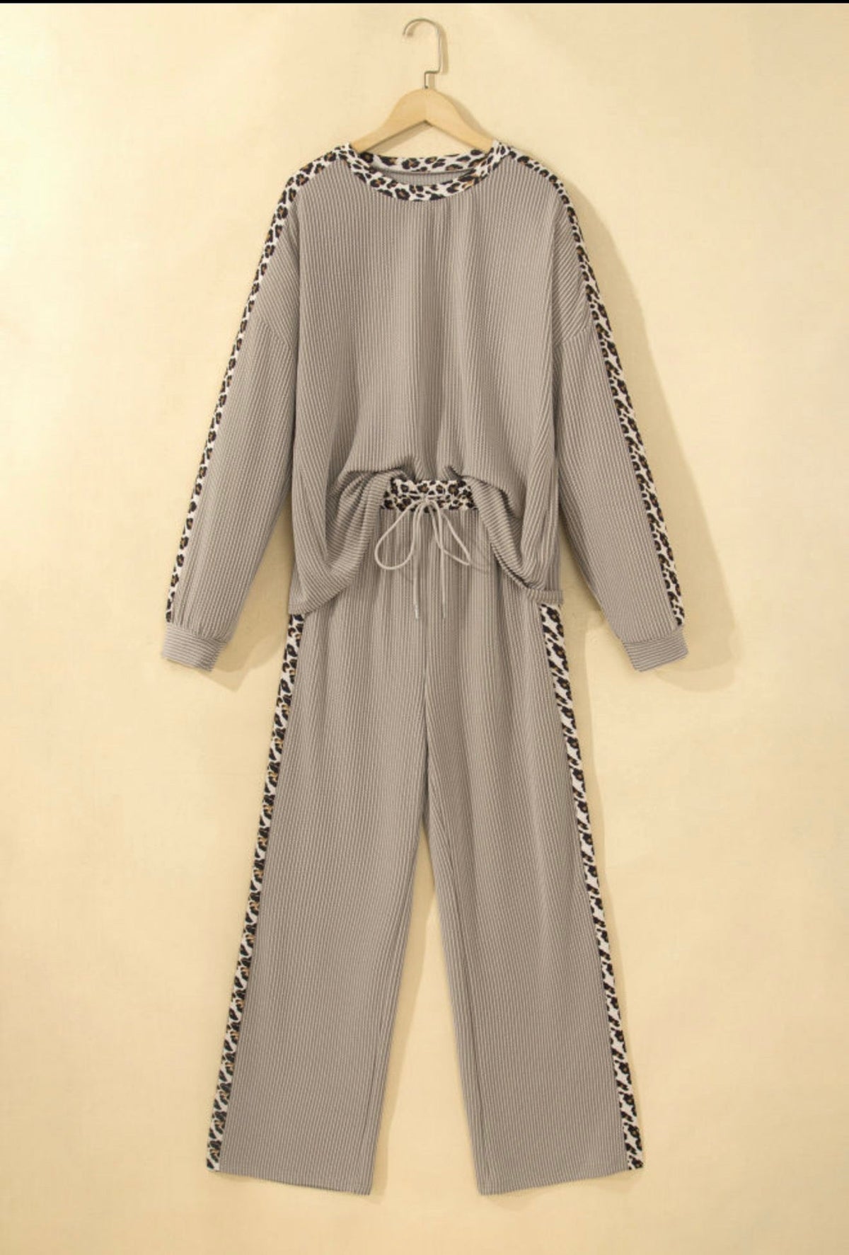 Ribbed Leopard Trim Set